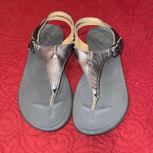 Okukai sandals
